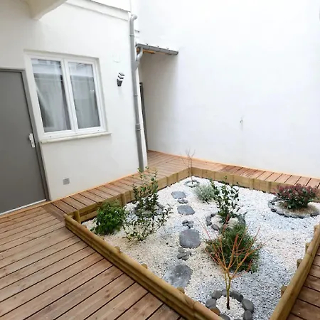 Lafayette Ξενοδοχείο *