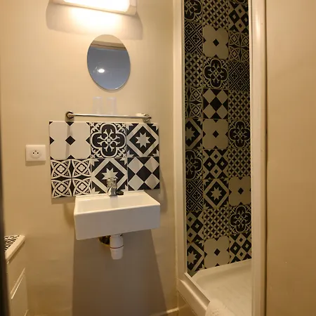 Lafayette Ξενοδοχείο *