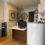 Lafayette Hotel *