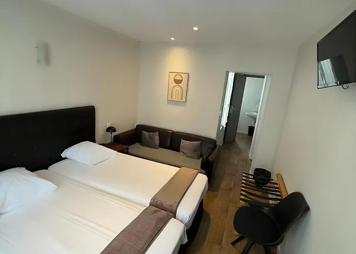 Lafayette Hotel *