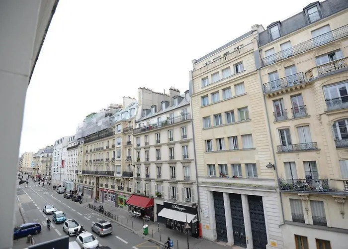 Lafayette Hotel *